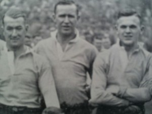 Eric Harris (centre) with Leeds' teammates, Welshman, Con Murphy (left) and John Kelly before a match in the 1938-39 English season
